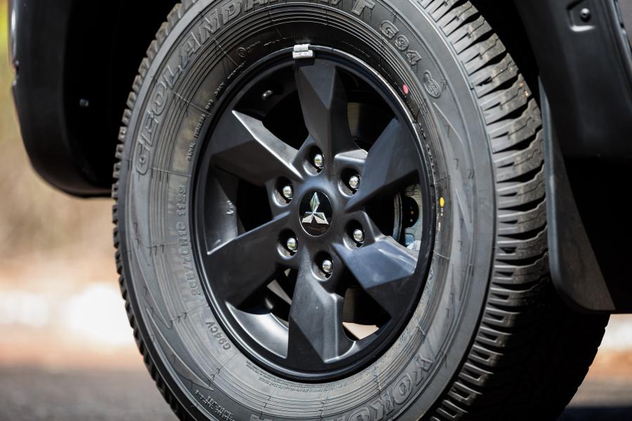 Колеса Mitsubishi L200 Triton Sport Outdoor 2019 года  (LA) (фото 8 из 28)